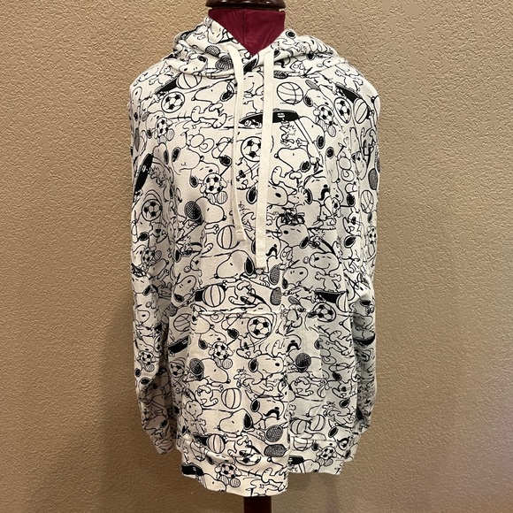 Levi's Peanuts Snoopy All Over Print Relaxed Fit Hoodie - Picture 5 of 15